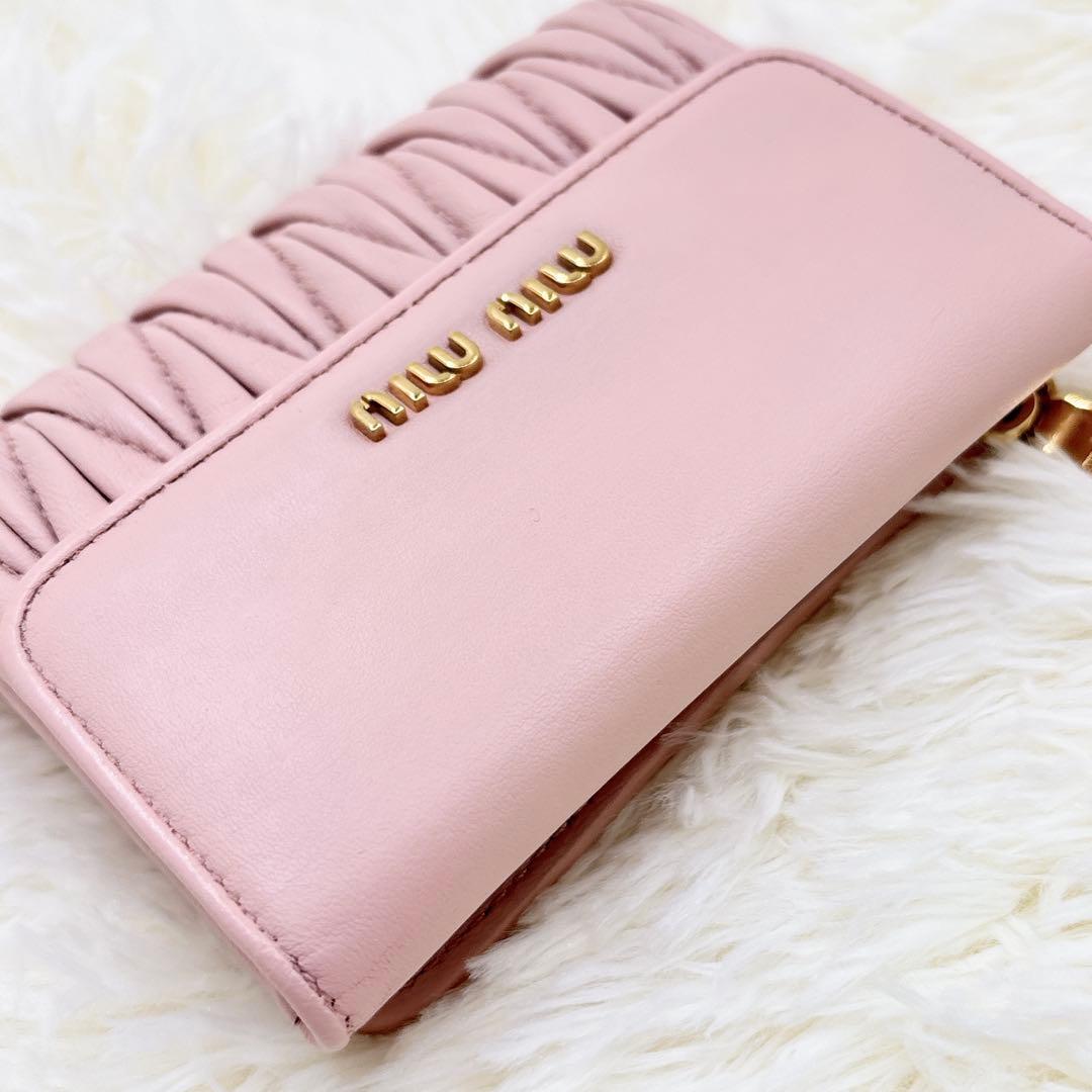 美品✨ミュウミュウ マテラッセ 三つ折り財布 ピンクベージュ