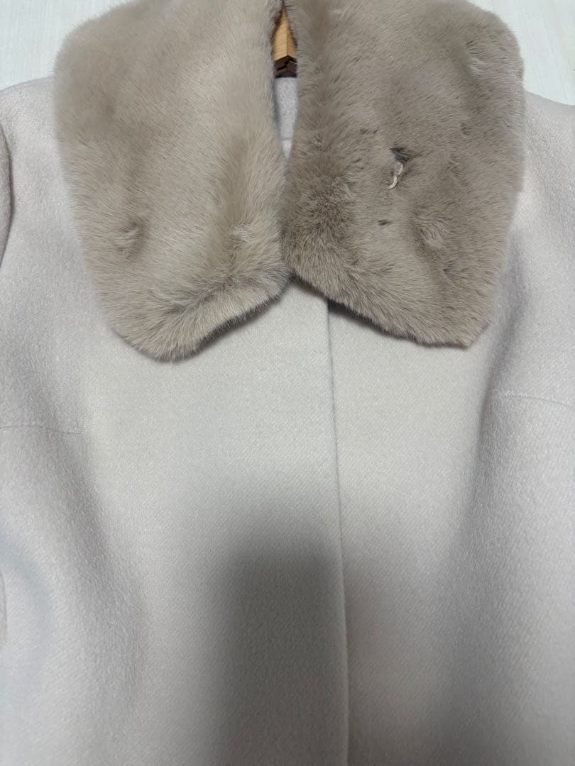 【美品】完売品　JENNE ジェンヌ　ホワイト ペプラムコート Sサイズ