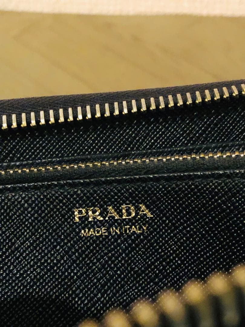 プラダ 長財布 三角ロゴ サフィアーノレザー 黒 1ML506 QHH