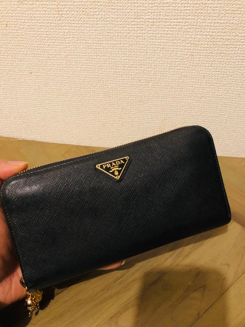 プラダ 長財布 三角ロゴ サフィアーノレザー 黒 1ML506 QHH