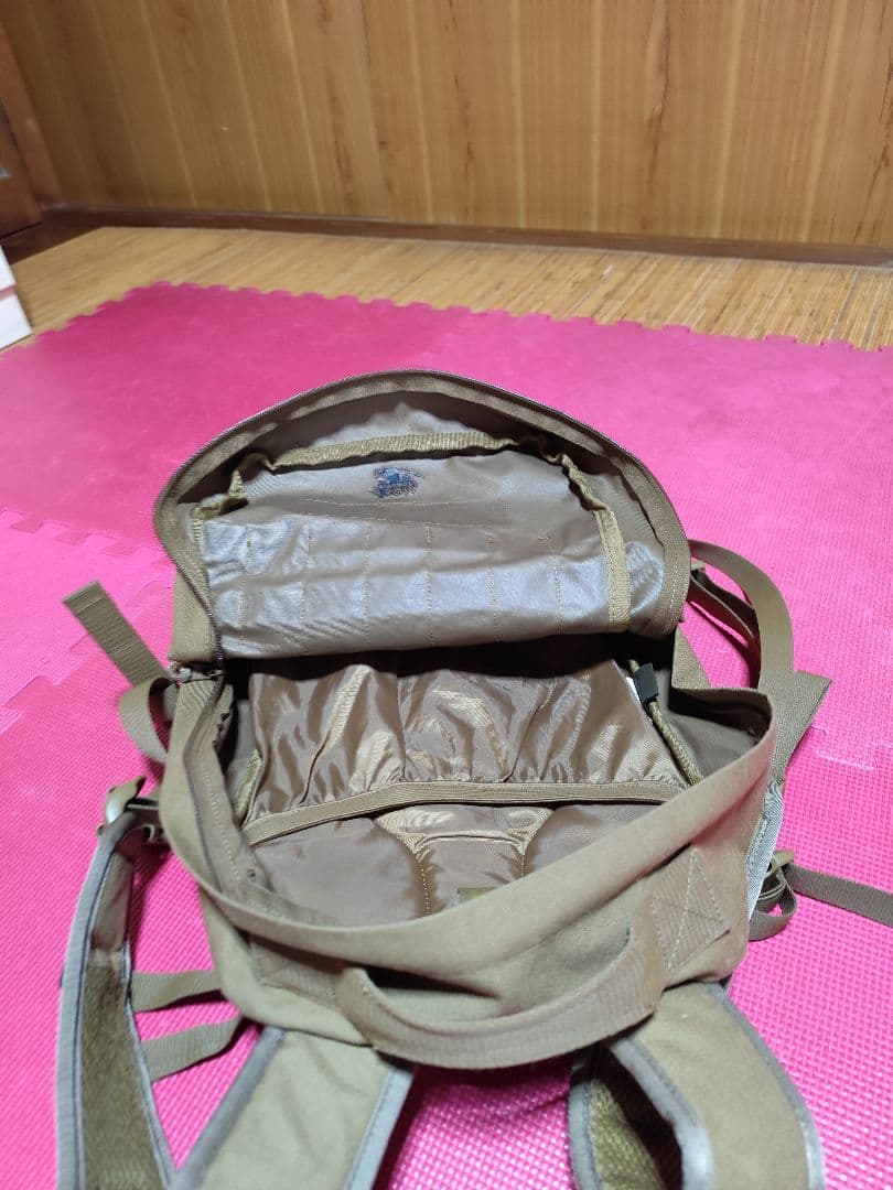 コヨーテブラウン色 モールシステム対応バッグ