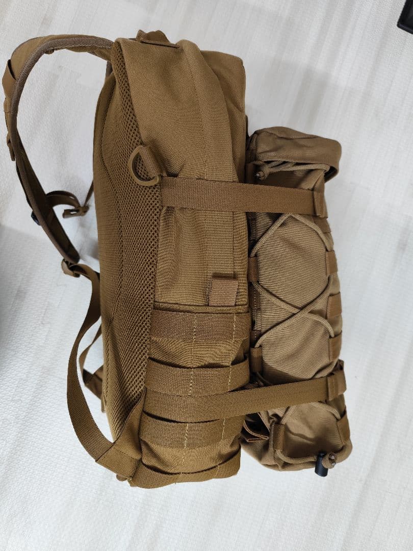 コヨーテブラウン色 モールシステム対応バッグ