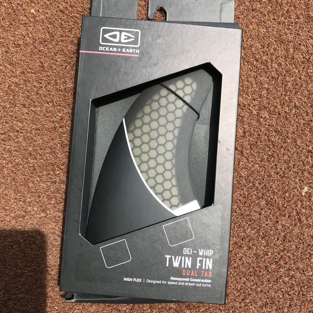 OCEAN + EARTH WHIP TWIN FIN デュアルタブ¥11800