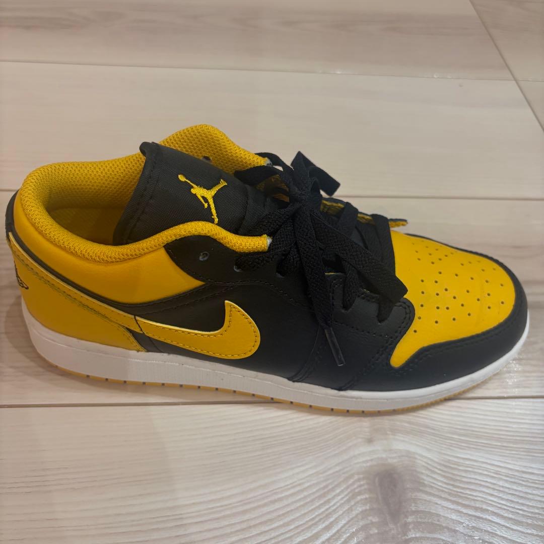 【美品】Nike Air Jordan 1 Low ブラック イエロー 24cm