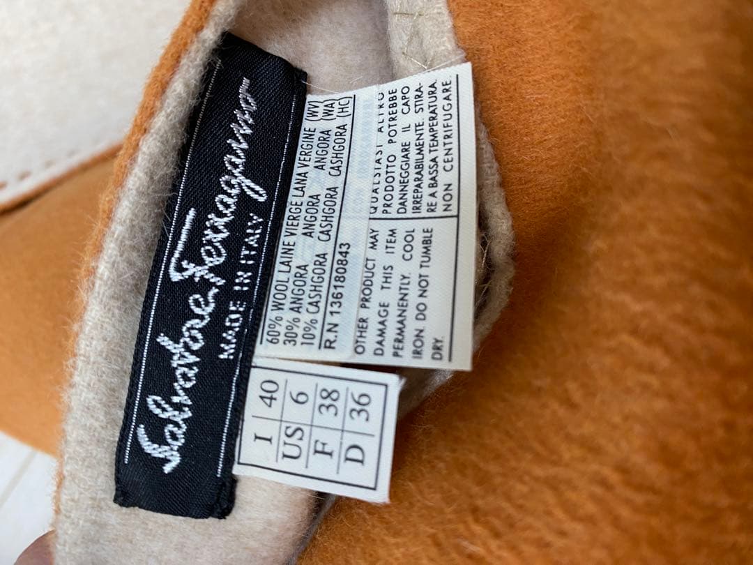 Salvatore Ferragamo オレンジ系　サイズ40　レディースコート