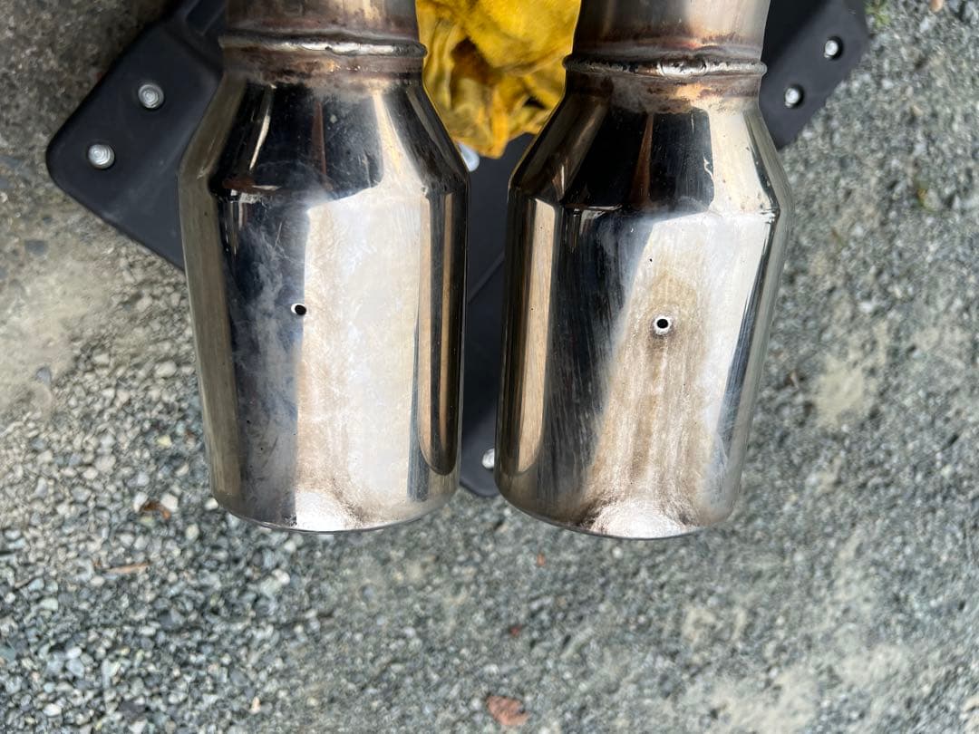 ハイラックス　gun125 TRDマフラー　二本出しマフラー　車検対応