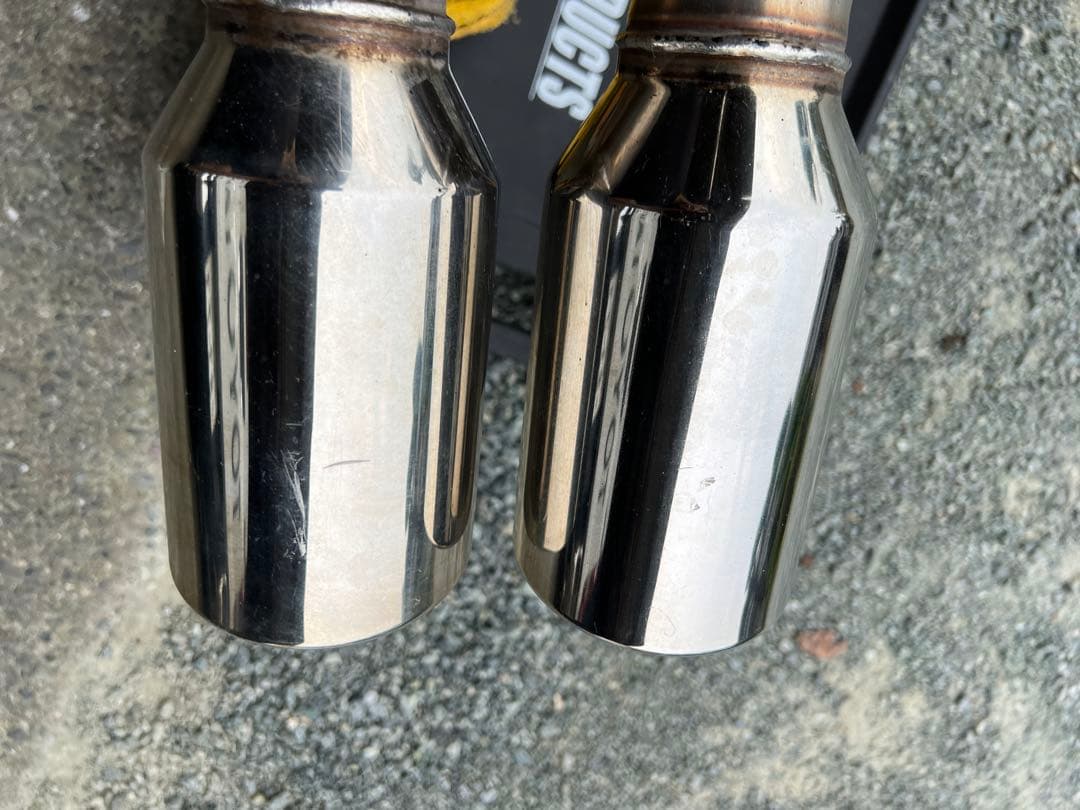 ハイラックス　gun125 TRDマフラー　二本出しマフラー　車検対応