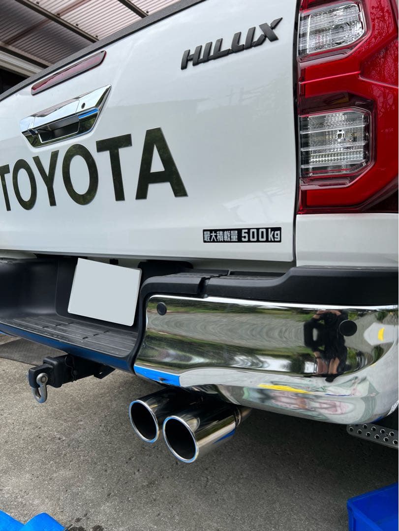 ハイラックス　gun125 TRDマフラー　二本出しマフラー　車検対応