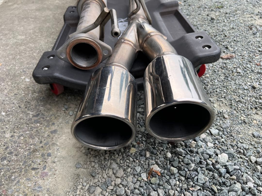 ハイラックス　gun125 TRDマフラー　二本出しマフラー　車検対応