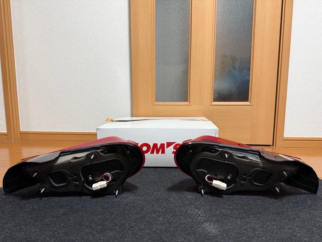 86/BRZ用　TOM'S テールランプ