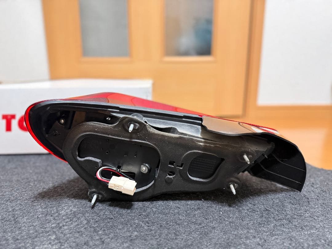 86/BRZ用　TOM'S テールランプ