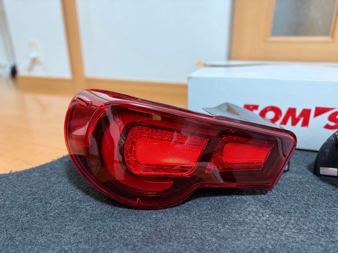 86/BRZ用　TOM'S テールランプ