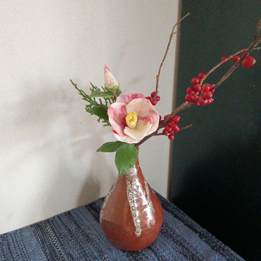 専用 淡いピンクの2本立ち胡蝶蘭 山茶花アレンジ クレイフラワー