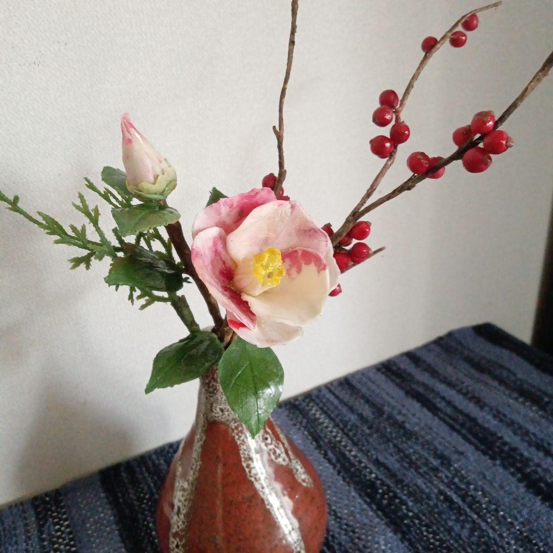 専用 淡いピンクの2本立ち胡蝶蘭 山茶花アレンジ クレイフラワー