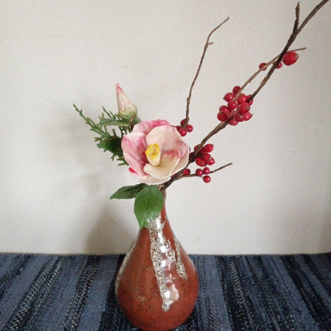 専用 淡いピンクの2本立ち胡蝶蘭 山茶花アレンジ クレイフラワー