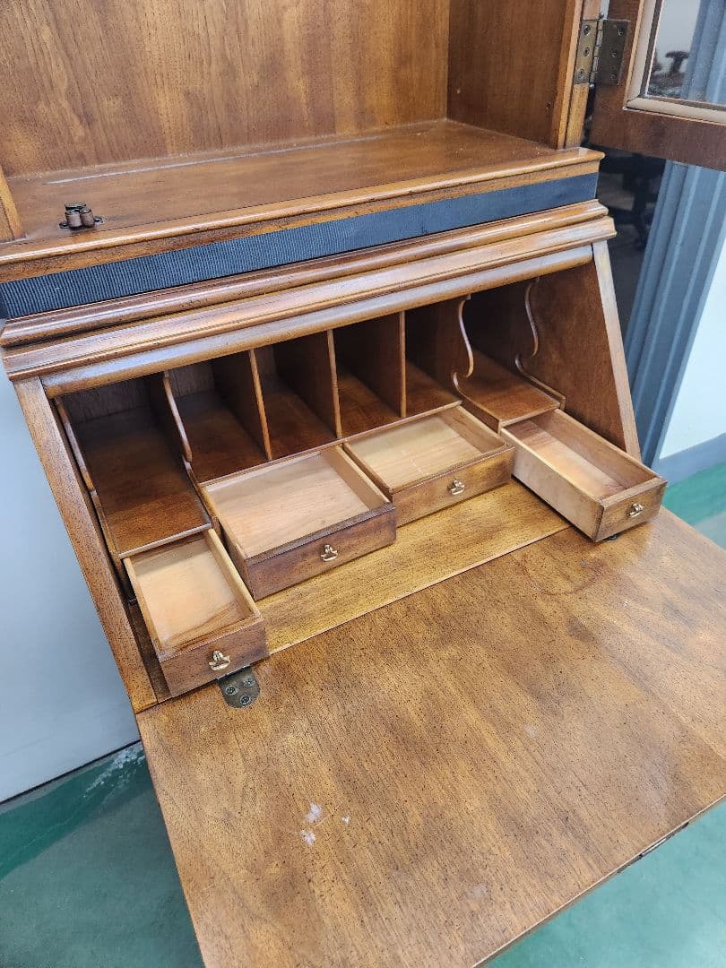 うさぎ ドレクセルヘリテイジキャビネット 引き出し付き