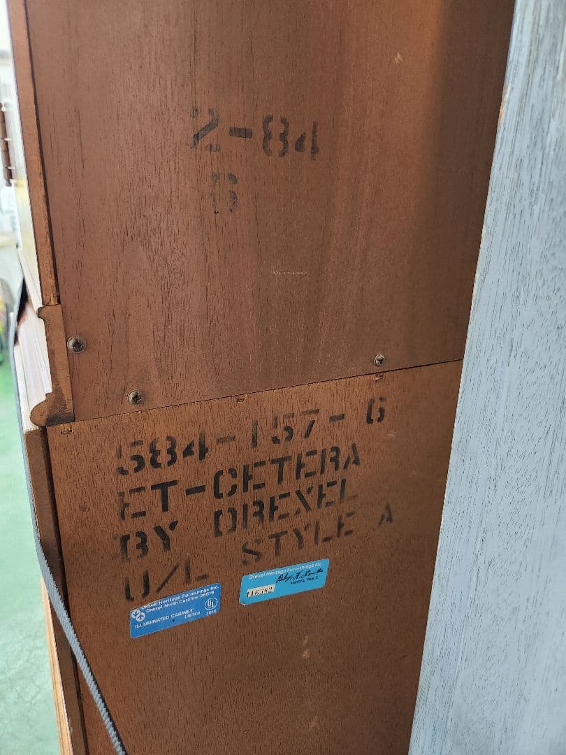 うさぎ ドレクセルヘリテイジキャビネット 引き出し付き