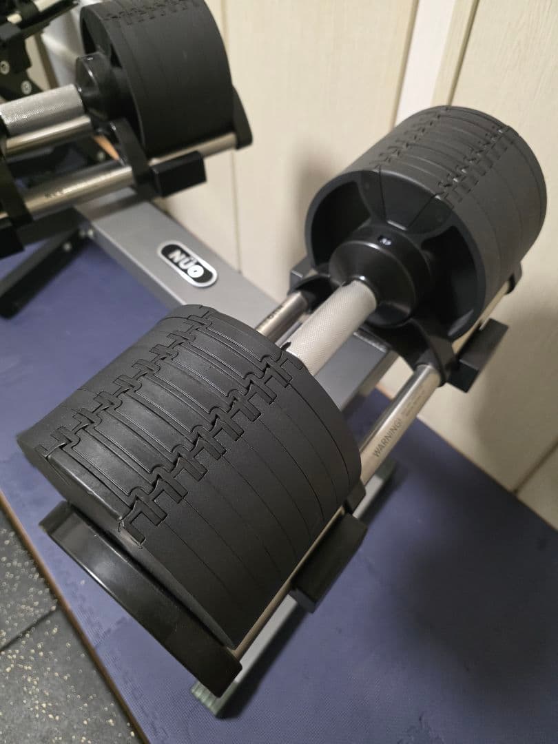 引き取り限定NUO フレックス32kg4kg 可変式ダンベル スタンド付き