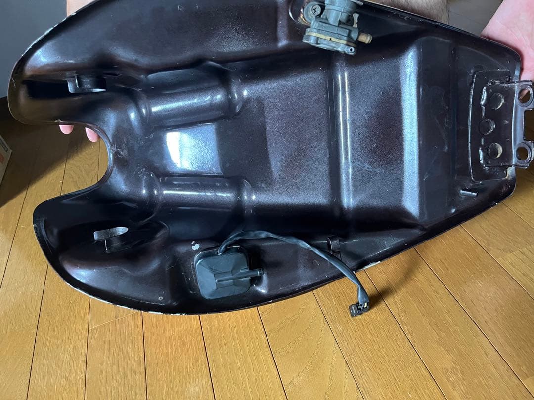 ゼファーX400火の玉カラーガソリンタンク　お値下げ中！！