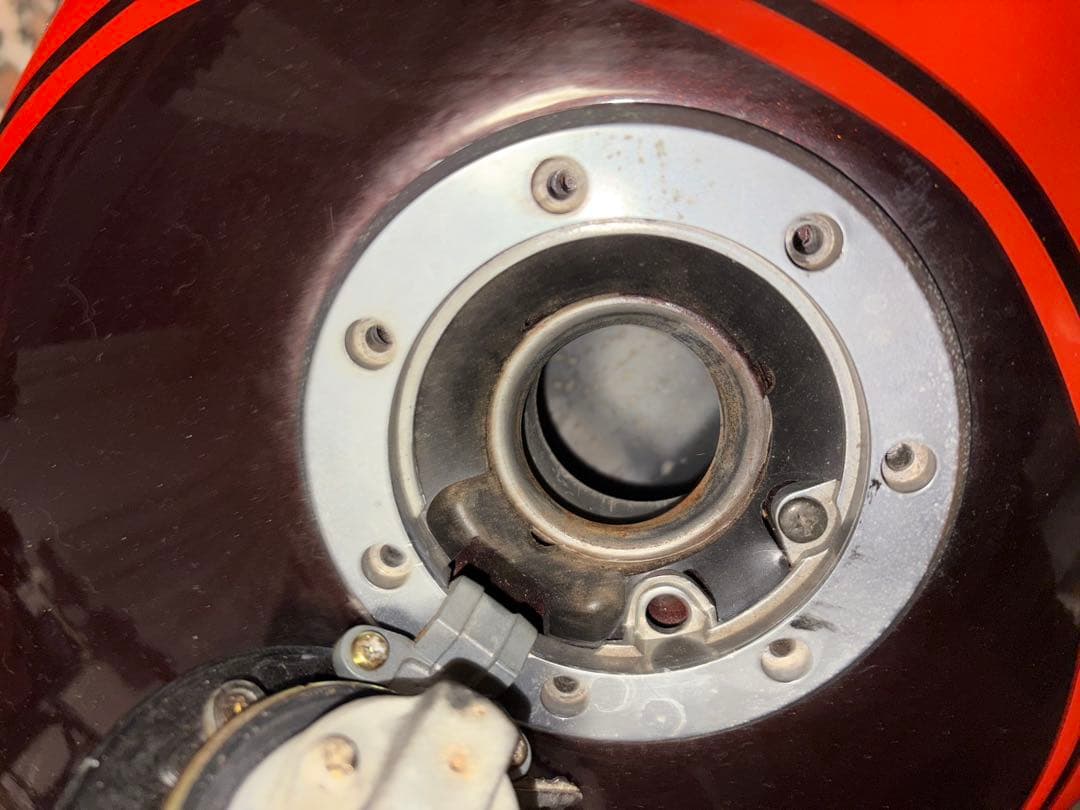 ゼファーX400火の玉カラーガソリンタンク　お値下げ中！！