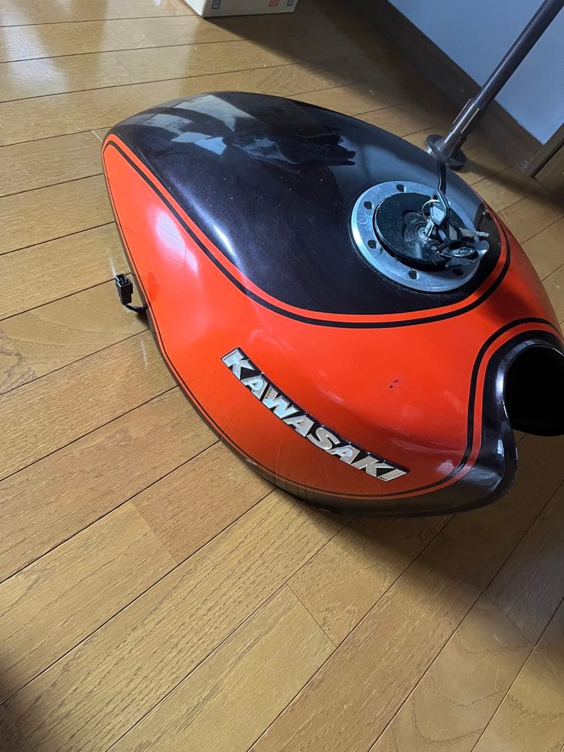 ゼファーX400火の玉カラーガソリンタンク　お値下げ中！！