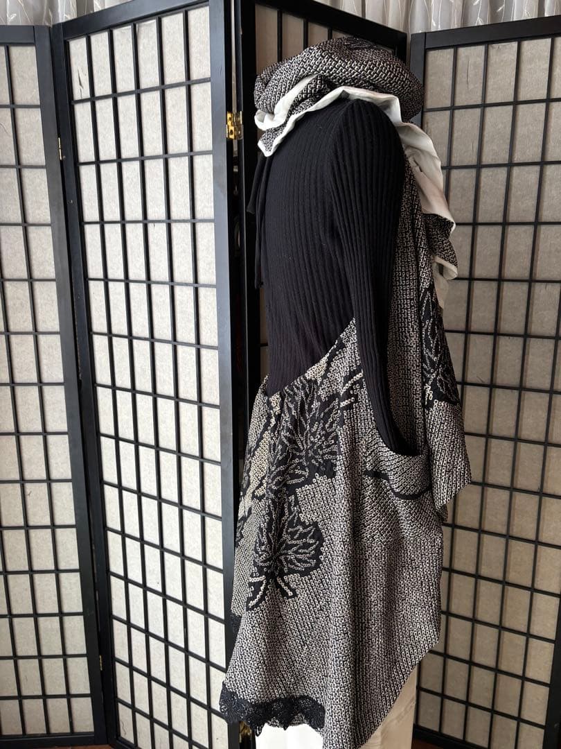 着物リメイク絞りのジレのセットアップ、ストール、ベレー帽可愛いジレです