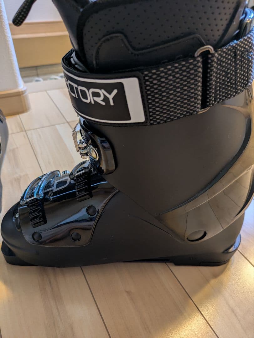 あ*め様 GENFACTORY DACHS　厳 スキーブーツ 使用3回　美品　収