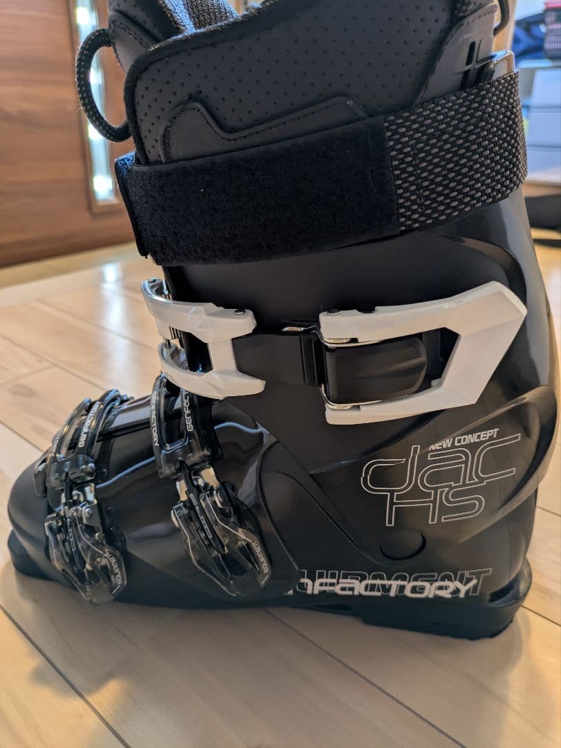 あ*め様 GENFACTORY DACHS　厳 スキーブーツ 使用3回　美品　収