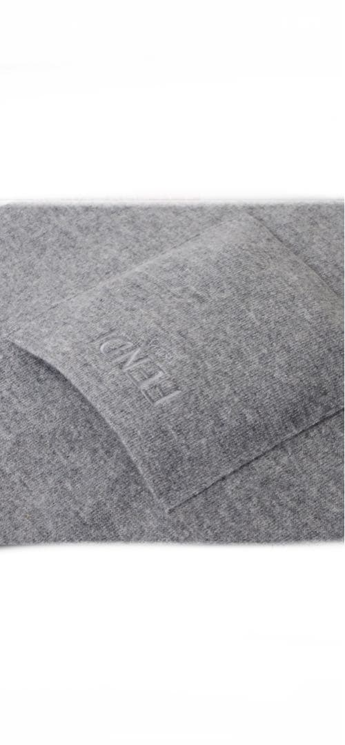 まりりんもんろ様　FENDI フード付きポンチョ グレー kids用 size4