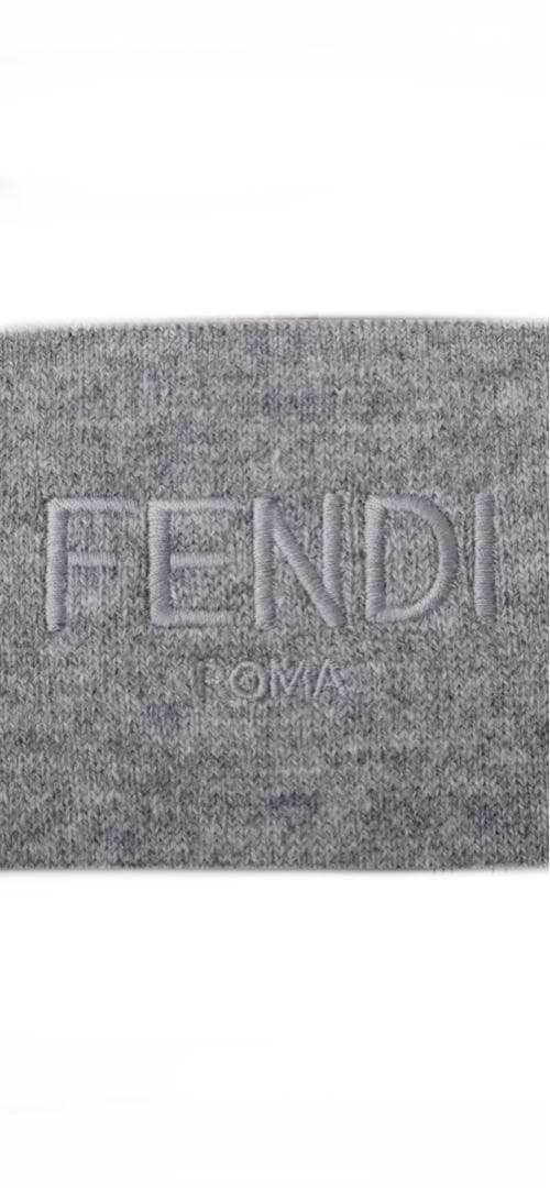 まりりんもんろ様　FENDI フード付きポンチョ グレー kids用 size4