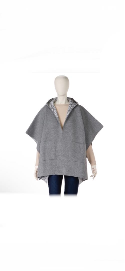 まりりんもんろ様　FENDI フード付きポンチョ グレー kids用 size4