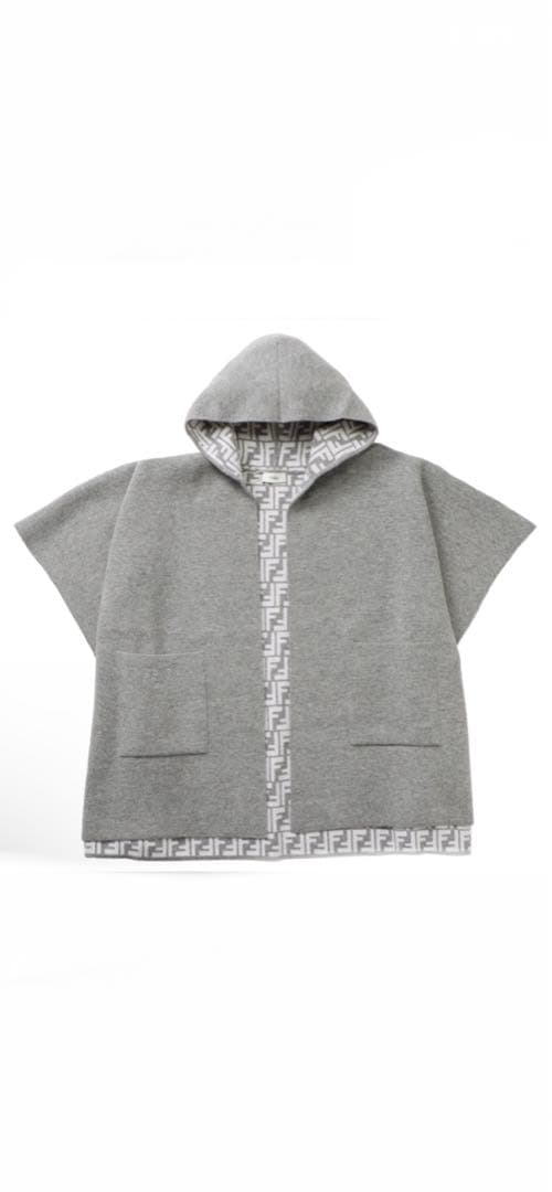 まりりんもんろ様　FENDI フード付きポンチョ グレー kids用 size4