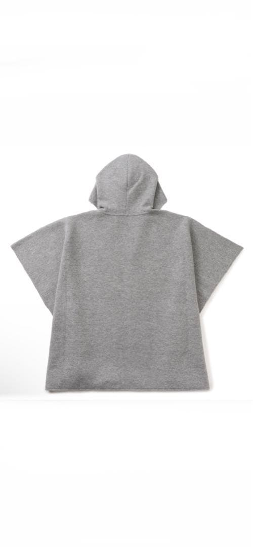 まりりんもんろ様　FENDI フード付きポンチョ グレー kids用 size4