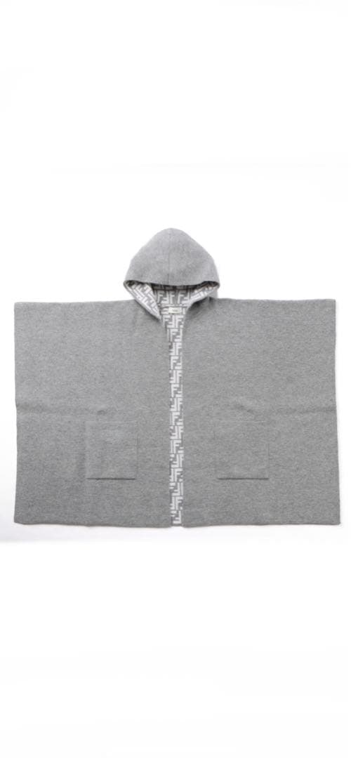 まりりんもんろ様　FENDI フード付きポンチョ グレー kids用 size4