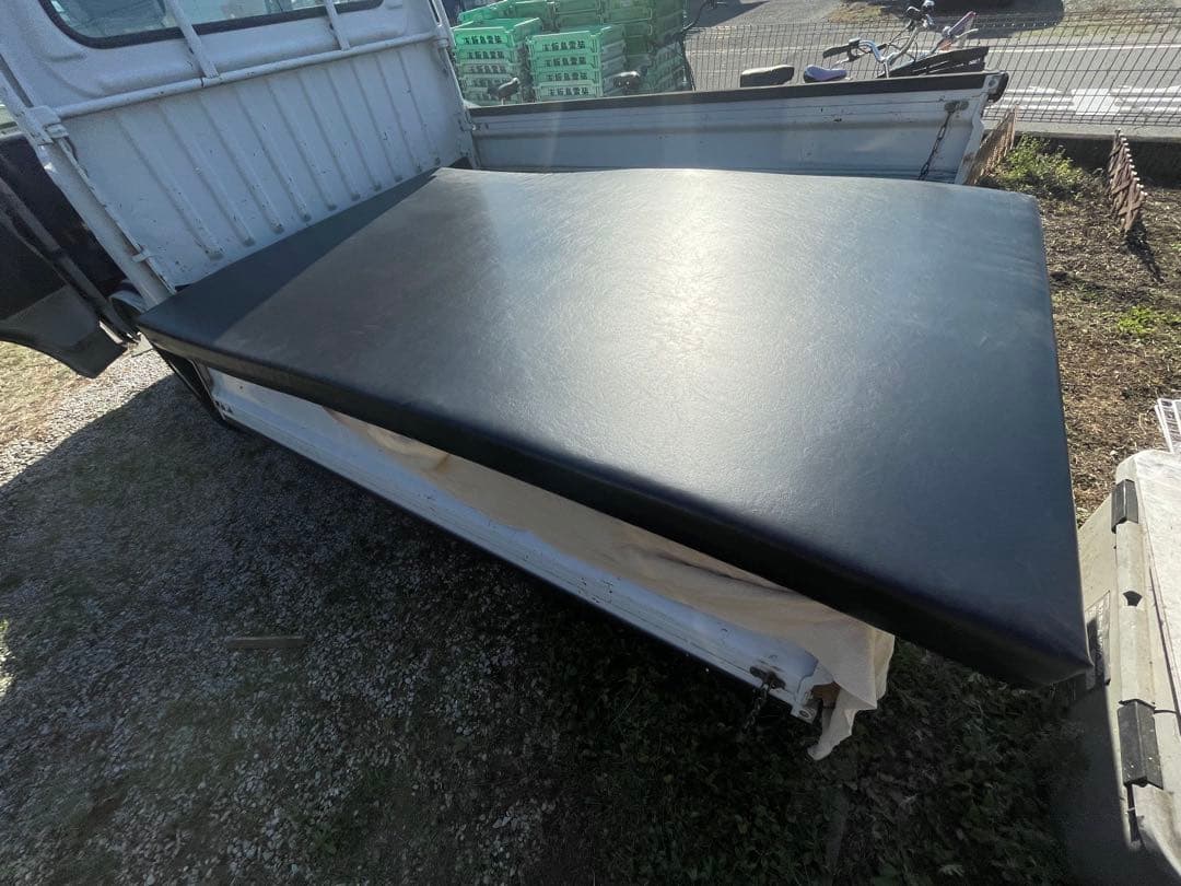 送料込みの為、金額変更！サバイDX セミダブル　厚さ10cm 中古　片面すり傷