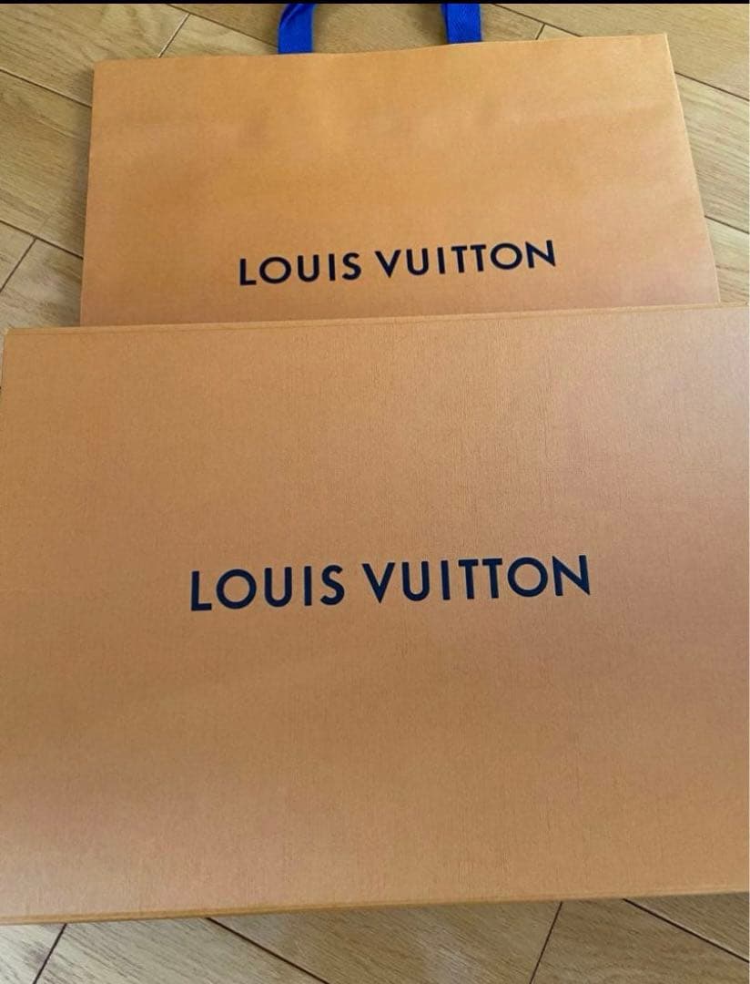 LOUIS VUITTON マフラー エシャルプロゴマニア
