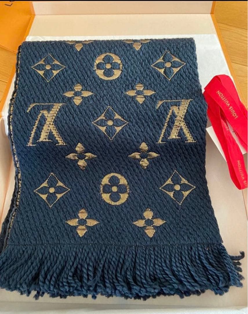 LOUIS VUITTON マフラー エシャルプロゴマニア