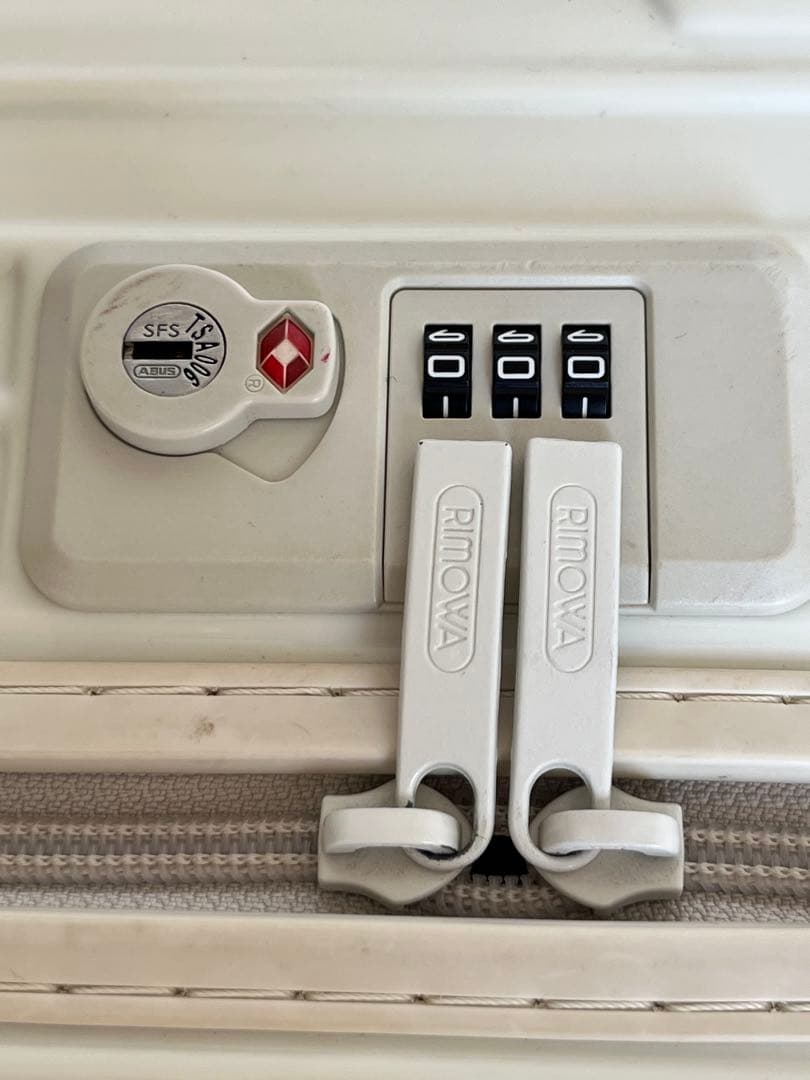 milk様【廃盤★UA別注】 RIMOWA リモワスーツケース　エクリュ　35L