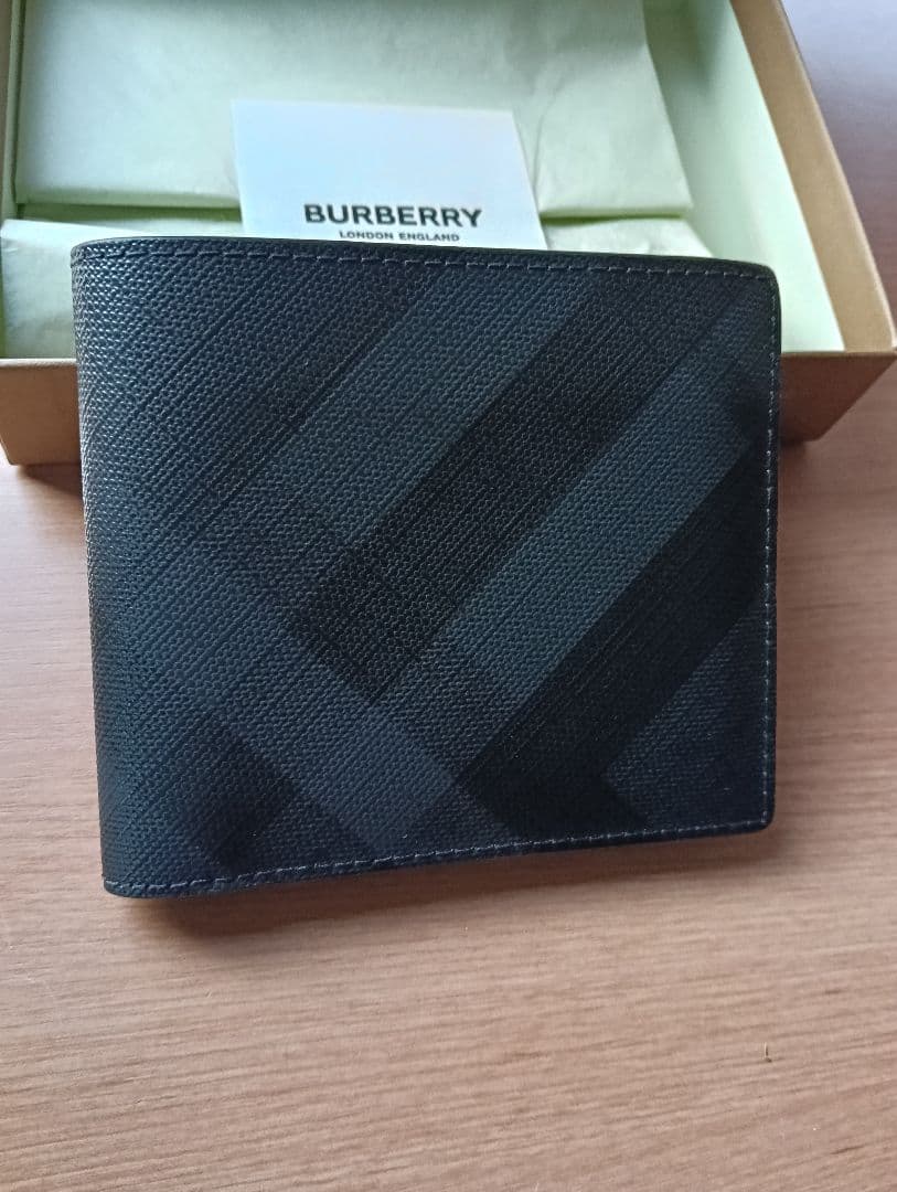 バーバリー　二つ折り財布