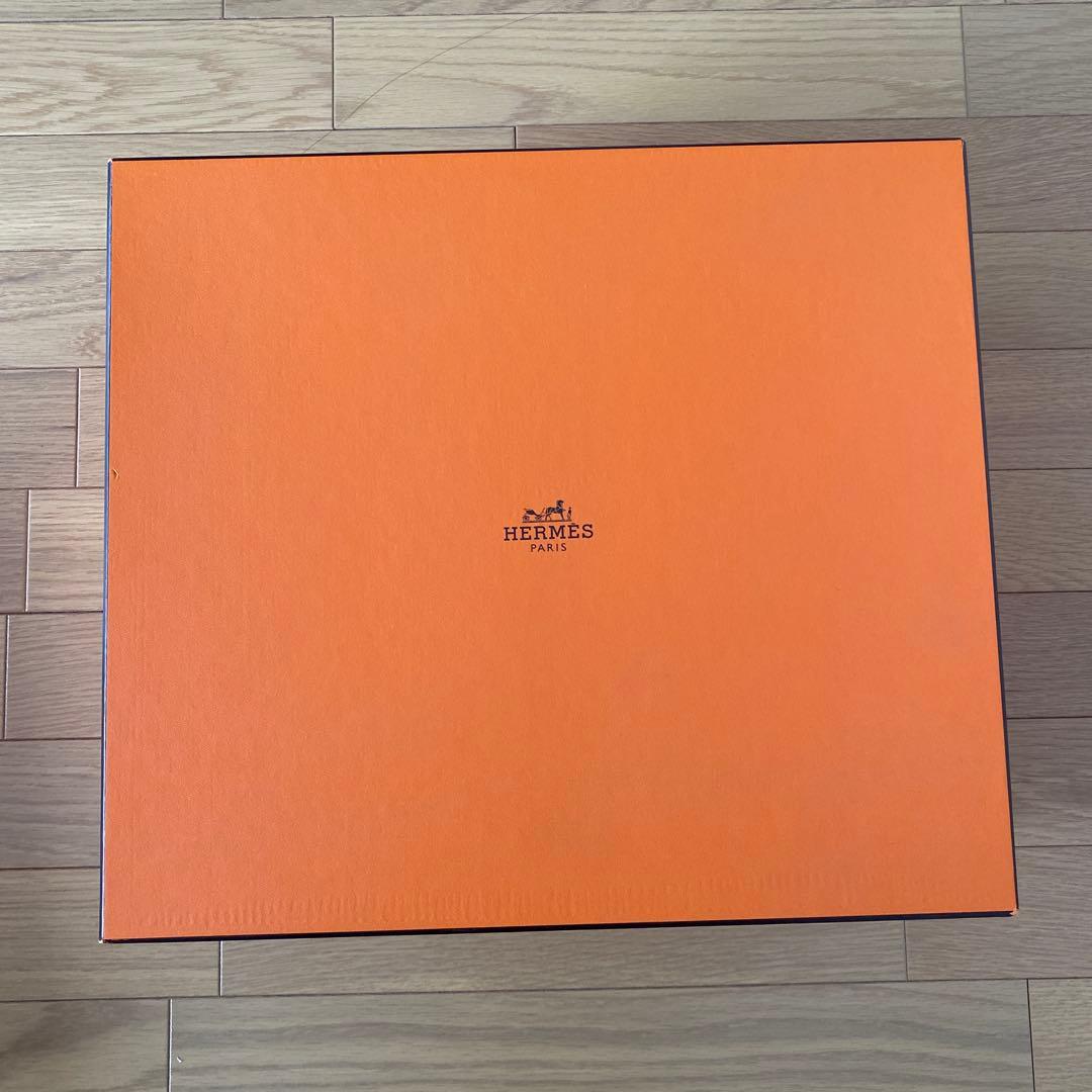 空箱です！　HERMES オレンジボックス　約38x33x18cm