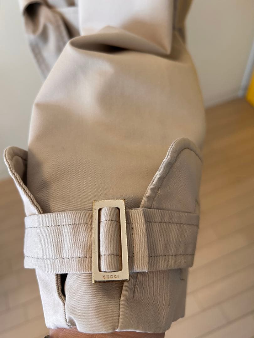 GUCCI お洒落なベージュ ダブルトレンチコート