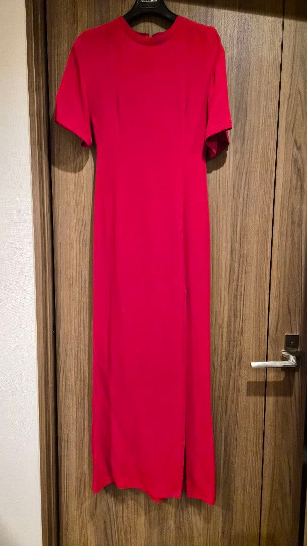 VALENTINO 赤 スリット入り ワンピース
