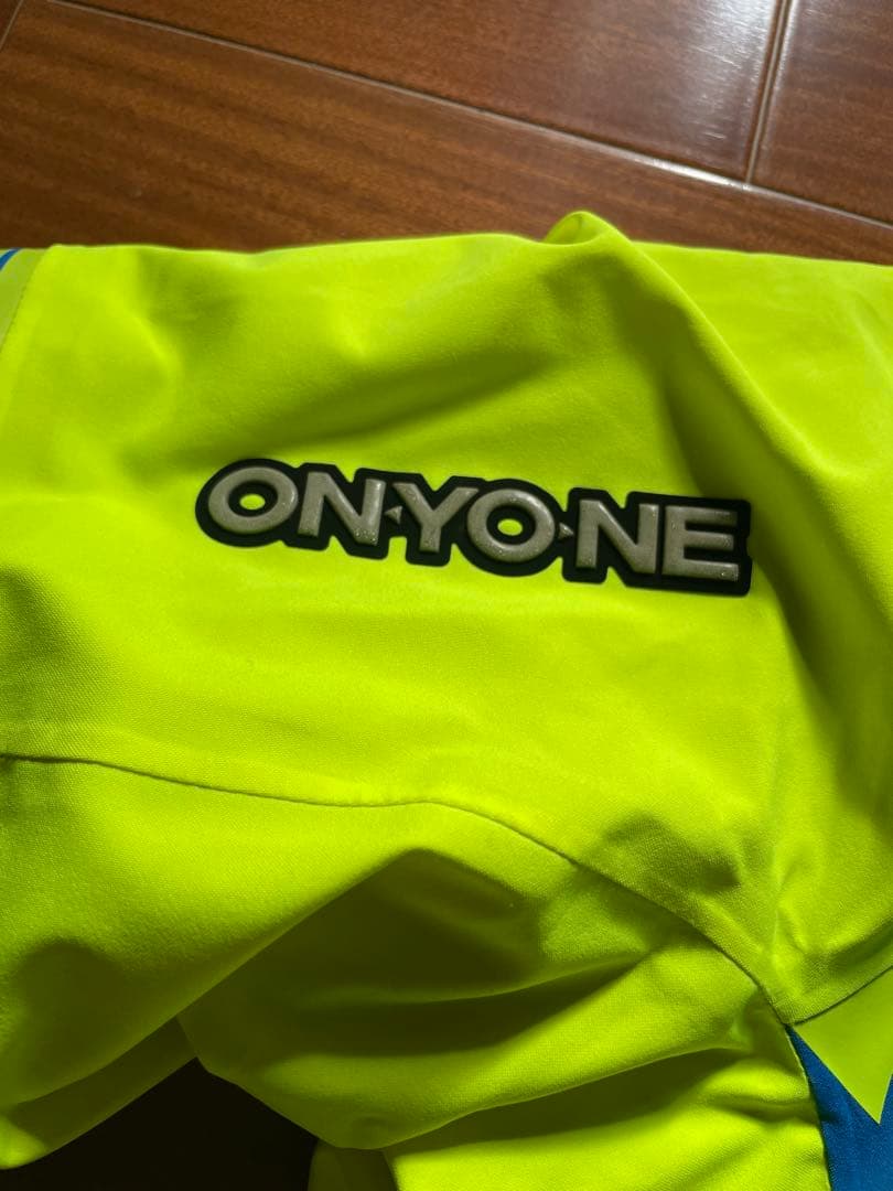 Salomon ON-YONE スキーウェア 蛍光イエロー/青