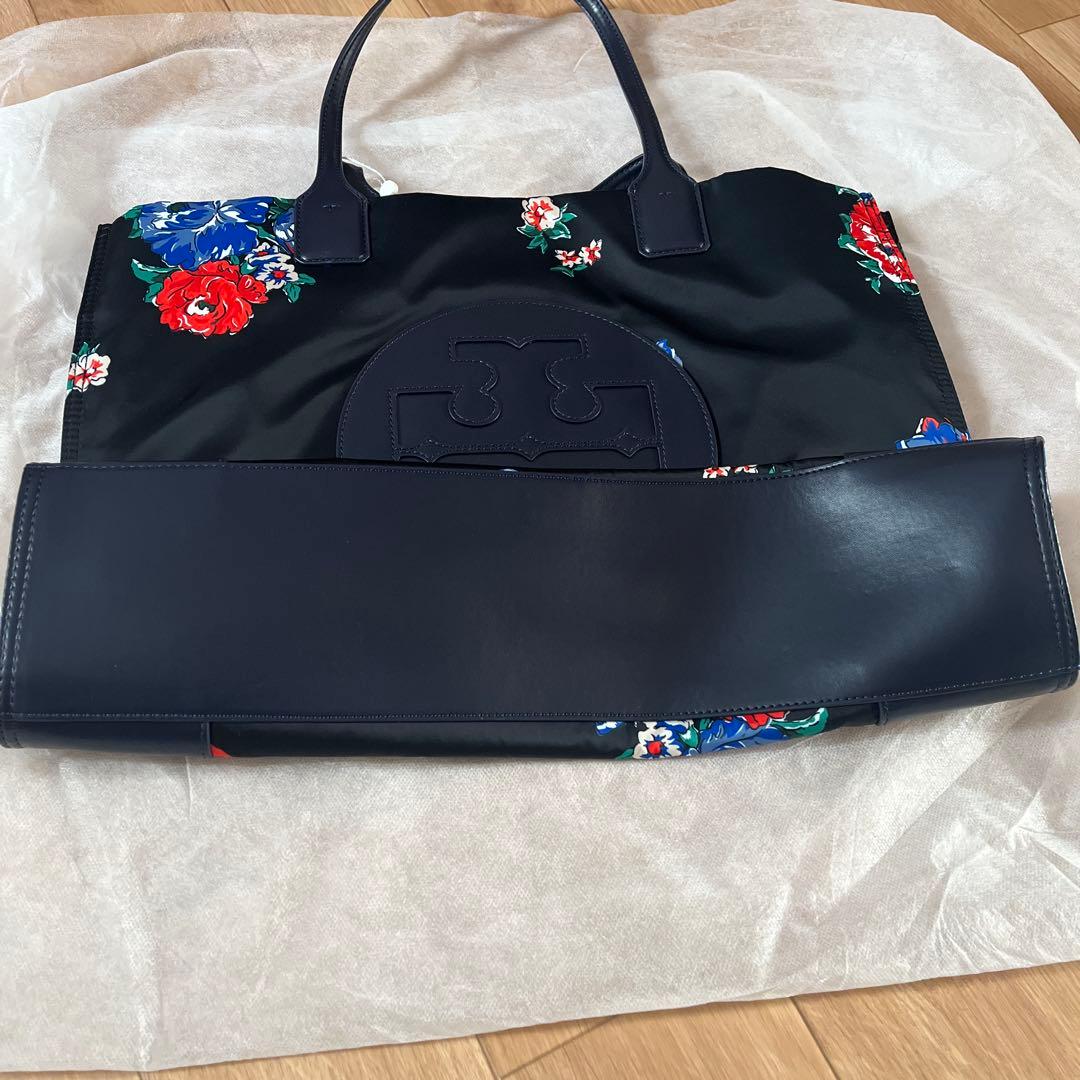 Tory Burch フラワープリント トートバッグ