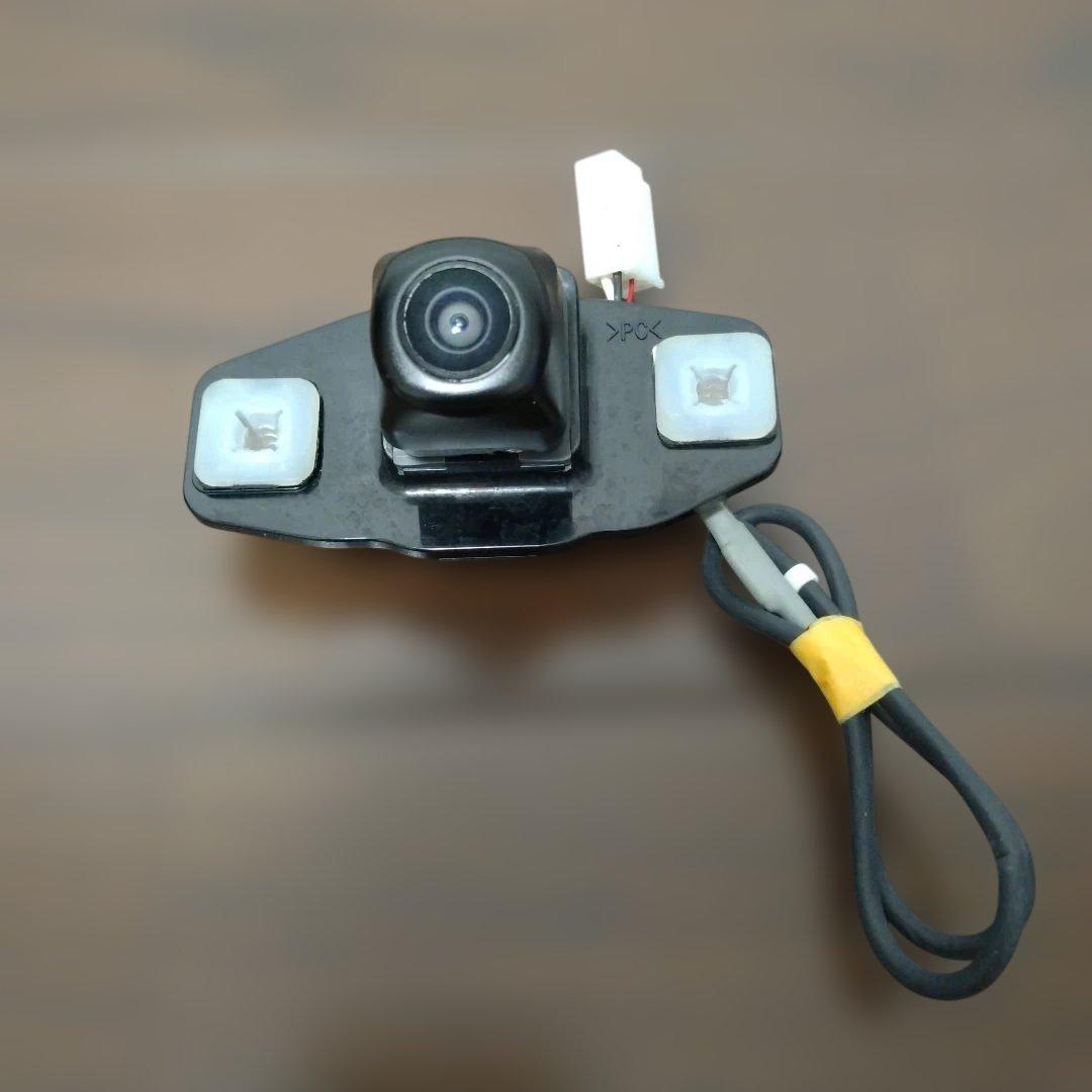 トヨタ純正 バックカメラ VOXY ZRR80 ZRR85 ZWR80 納車外し