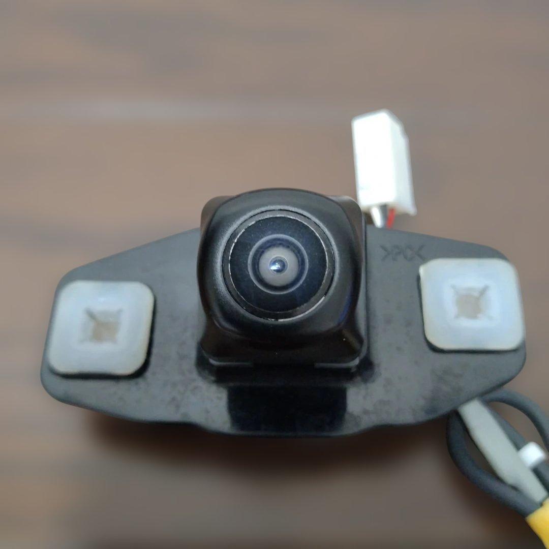 トヨタ純正 バックカメラ VOXY ZRR80 ZRR85 ZWR80 納車外し