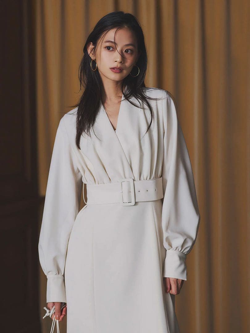 anuans ノーカラーナローワンピース