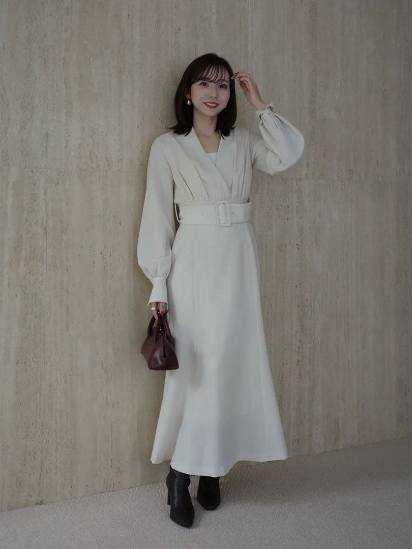 anuans ノーカラーナローワンピース