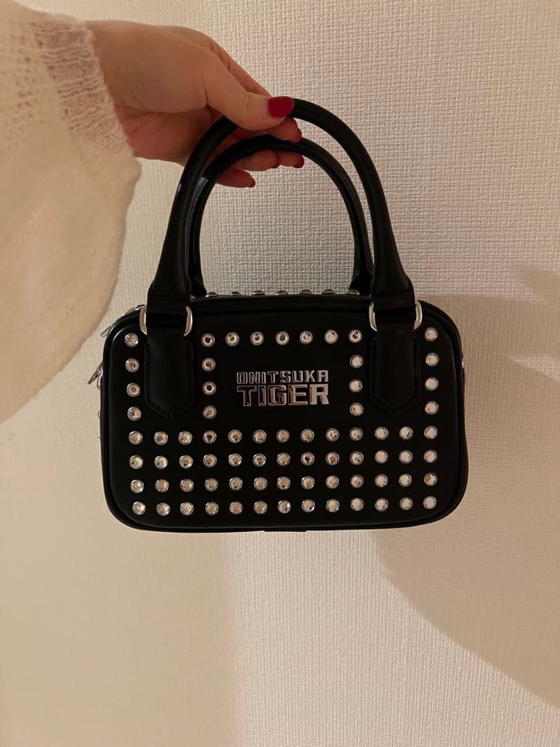いろいろ買う　ONITSUKA TIGER スタッズ付きショルダーバッグ