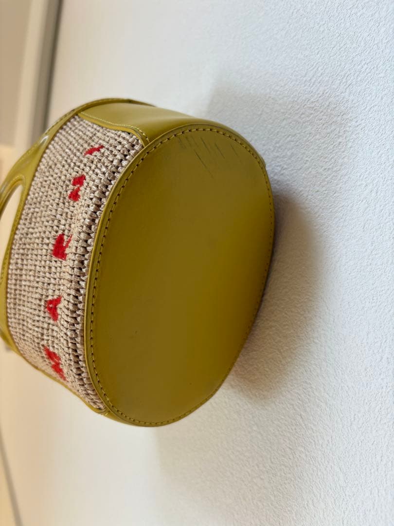 林檎⭐︎ストロー レザー バッグ　マルニ　ショルダーバッグ　カゴバック